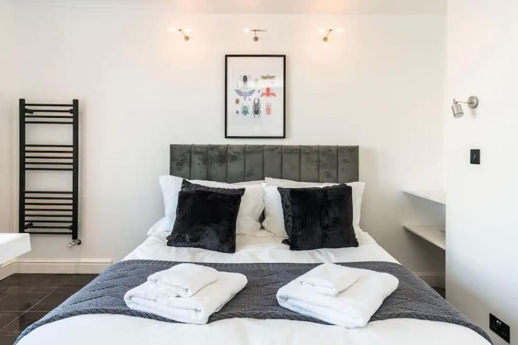 3 X Bedroom Riverside Flat With Hot Tub On Roof Terrace London Exterior foto