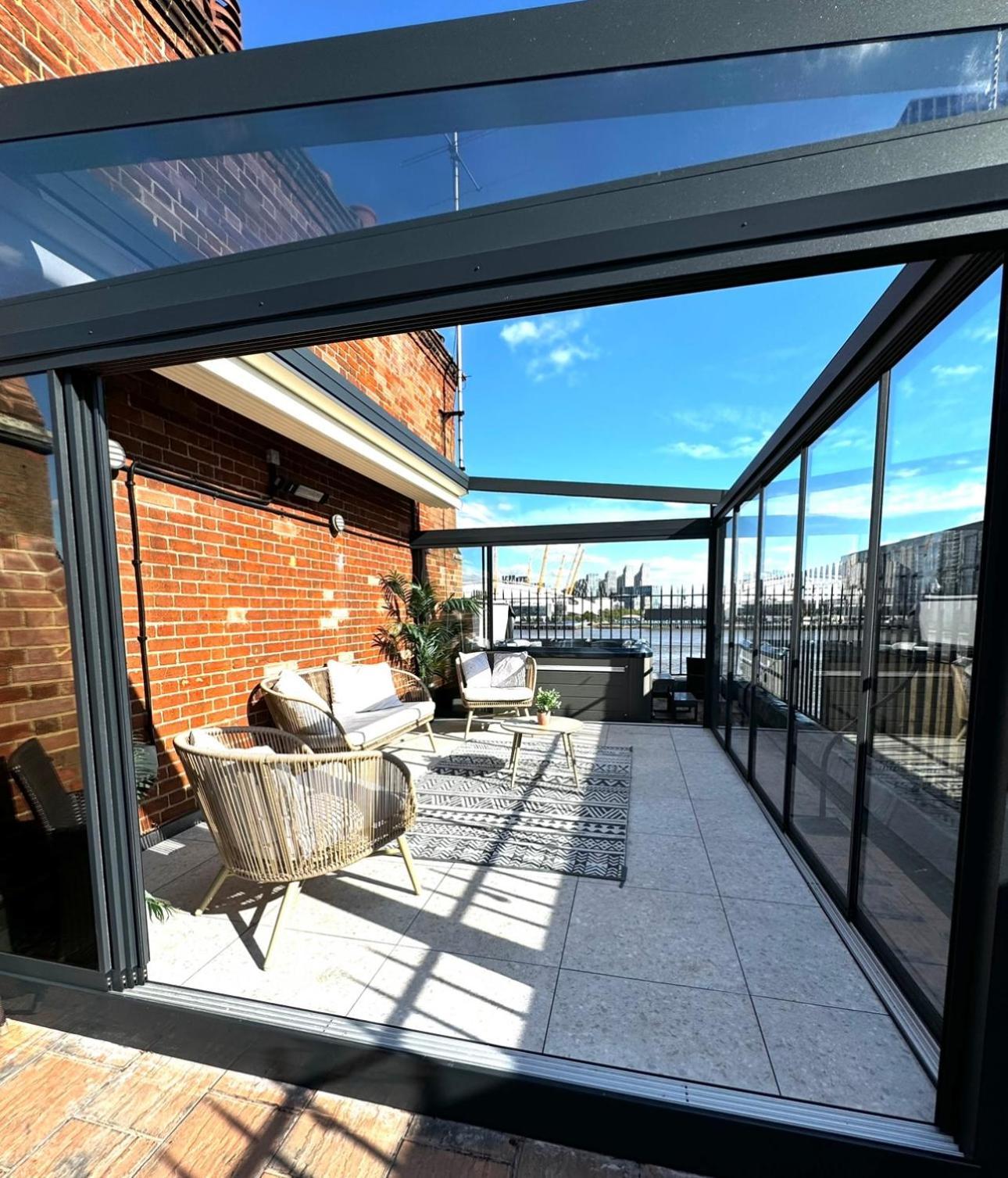 3 X Bedroom Riverside Flat With Hot Tub On Roof Terrace London Exterior foto